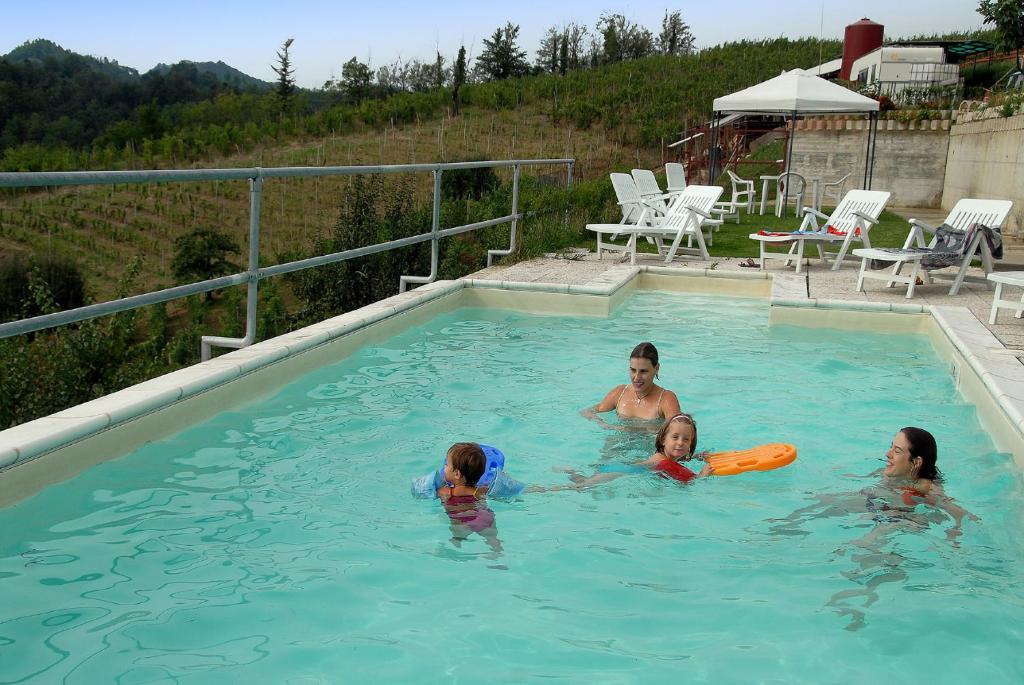 Agriturismo Cascina Vrona Villa Monteu Roero Exterior foto